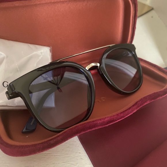 🔥Brand new Gucci sunglasses🕶👋🏻🔥 - Picture 7 of 14